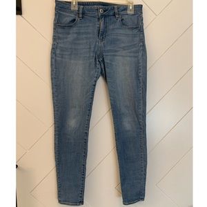 American eagle light wash jeans
